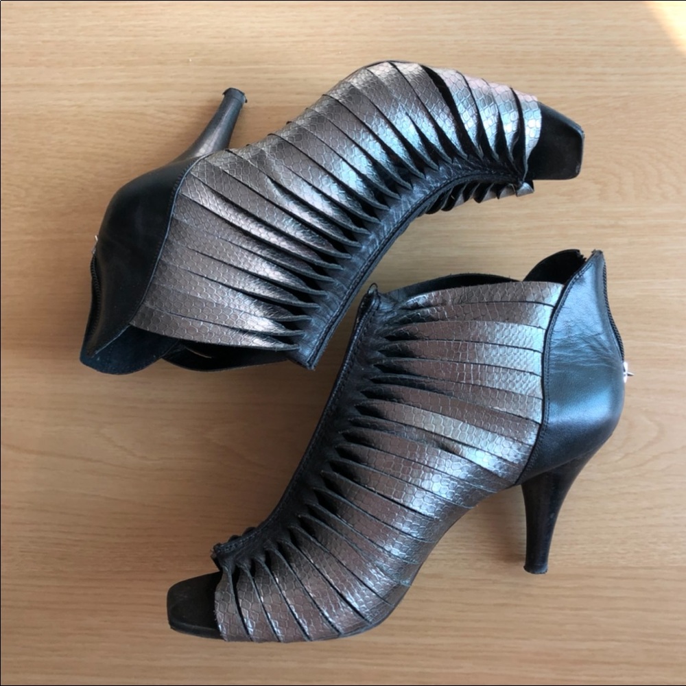 ARTUROCHIANG Silver Peep Toe Strappy Ankle Boots Heels